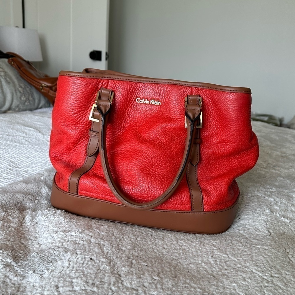 Super cute Calvin Klein leather tote/purse